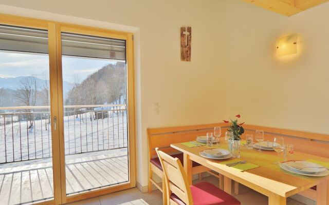 Sunlit Apartment near Forest in Itter