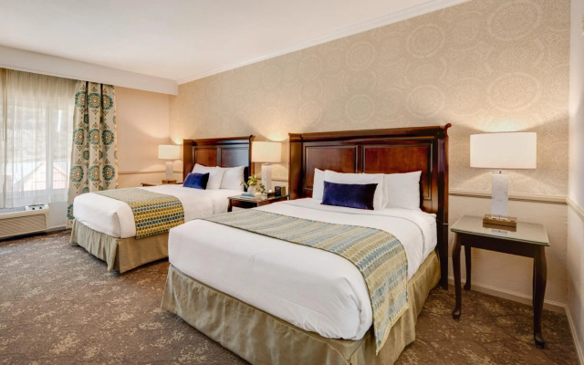 Ayres Hotel Corona – Riverside