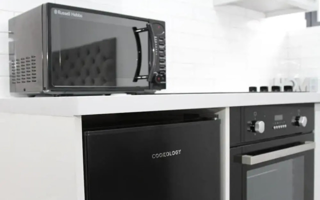 New Cosy Studio in London!