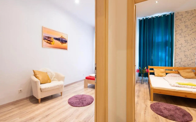 Standard Apartment by Hi5 - West End Center