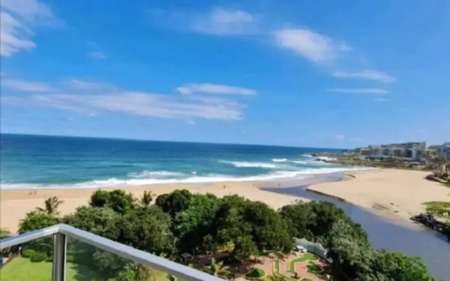 Santana 904 beachfront apartment. Beautiful sea views