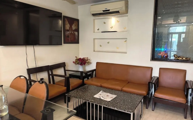 The Hermitage by Cosy Hotels – Lobby – Delhi