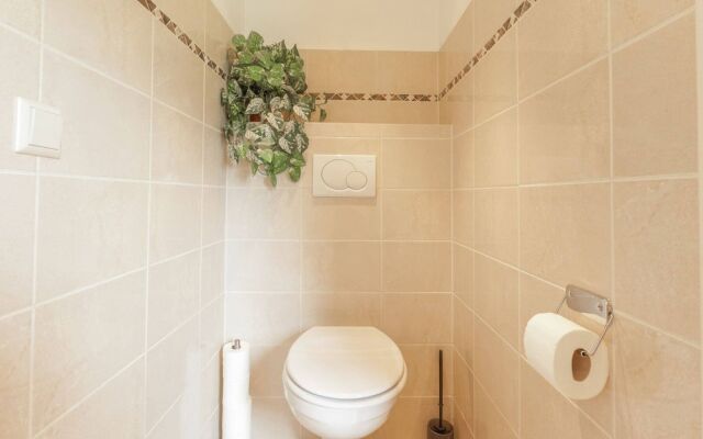 Cozy Holiday Home near Forest in Baarn