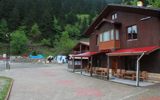 Uzungol Motel