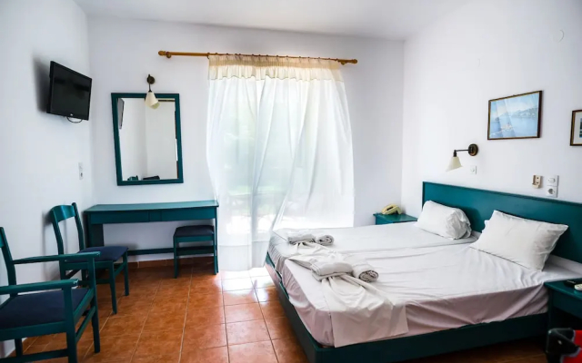 Three Stars Beach Hotel