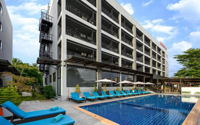 Maikhao Hotel 