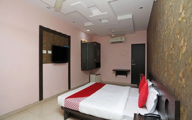 Hotel Recharge By OYO Rooms