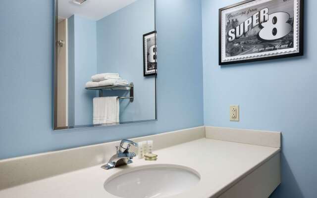 Super 8 by Wyndham Pennsville/Wilmington