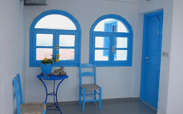 Socrates Apartments & Restaurant