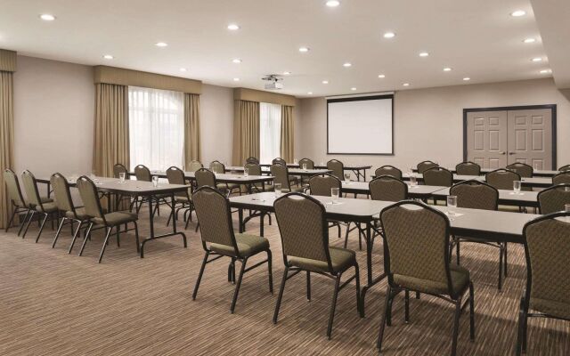 Country Inn & Suites by Radisson, Michigan City, IN