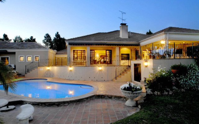 Amber Rose Country Estate