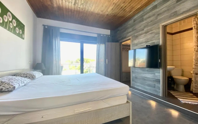 EllinFos ApartHotel