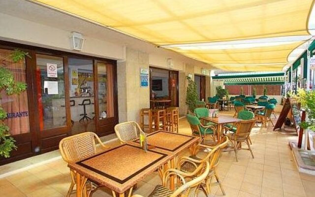 Coral beach house & food
