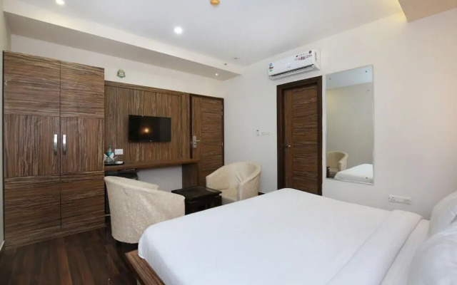 Tricity Relax Inn by OYO Rooms
