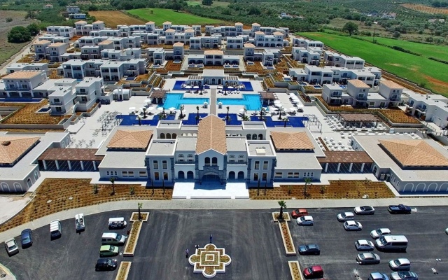 Anemos Luxury Grand Resort