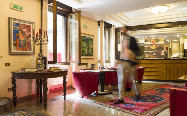 Hotel Carrobbio