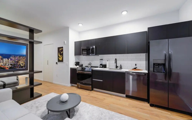 Luxury Studio Near from Bayfront Park