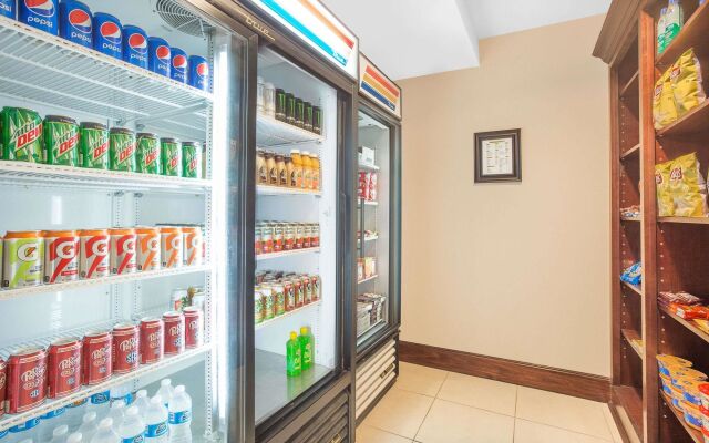 Holiday Inn Express Gulfport Beach by IHG