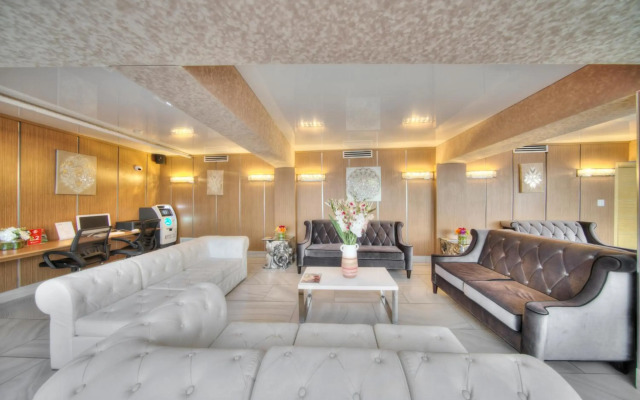 Royal Beach Palace