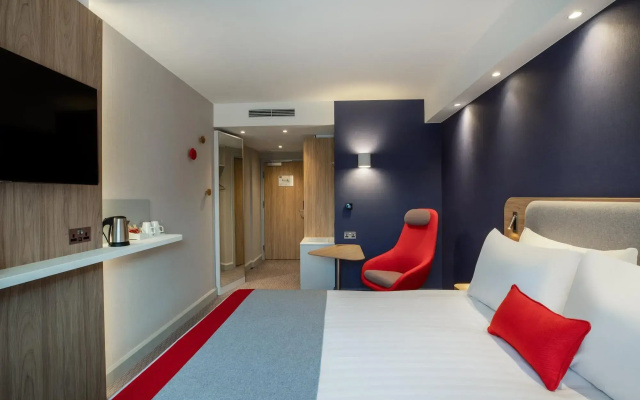 Holiday Inn Express Cambridge West Cambourne by IHG