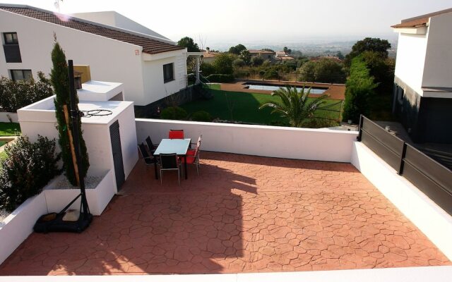 Scenic Villa in Palau Saverdera With Private Swimming Pool