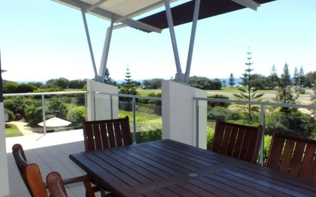 Pacific Marina Apartments