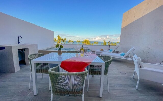 Super Chic and new Penthouse Steps From the Beach