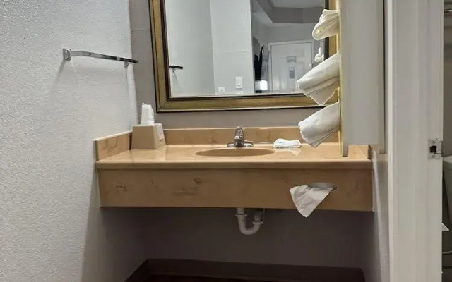 Motel 6 Alvarado, TX