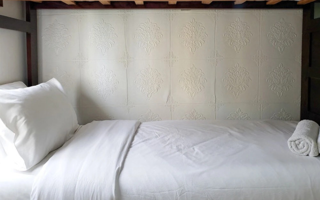 Comfort Living 2Br Apartment At Springlake Summarecon Bekasi