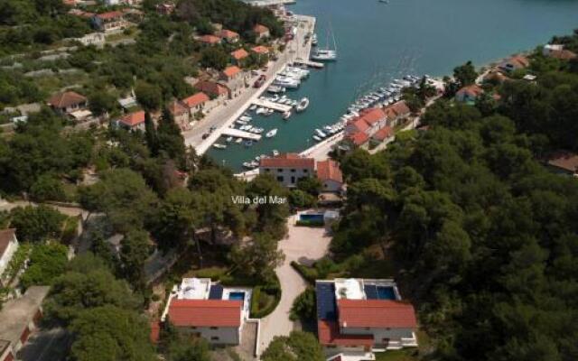 Private Villa BIANCO for 1-10 person with pool, enjoy holidays by the sea! FREE Kajak & Mountainbikes, GREAT living area & privacy, FREE mooring to 6,5 m BOAT!!