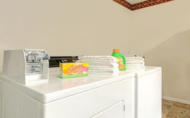 Howard Johnson Express Inn - Denton