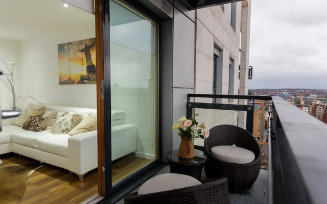 Live in Leeds Sky Penthouse