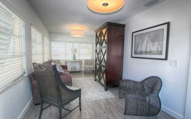 3 Palms Retreat by RedAwning