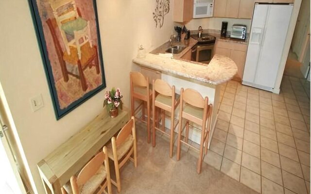 Northwoods Luxury Condo Close to Chairlift by RedAwning