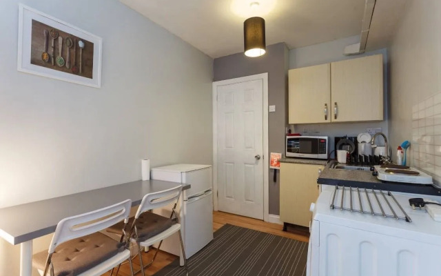 Shirley Apartments, Cozy Studio, 10 Min Drive to City Centre and Cruise Ship Terminals