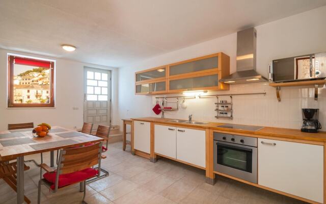 Nice Home in Pucisca With 2 Bedrooms and Wifi