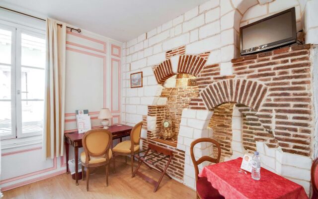 Brit Hotel Les Comtes de Champagne Centre Historique