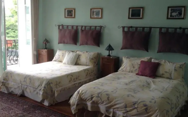 La Maison de la Riviere B&B