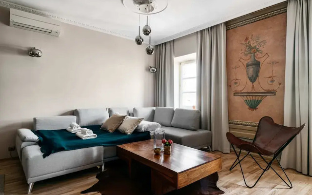 Fresco Apartment - LoftAffair