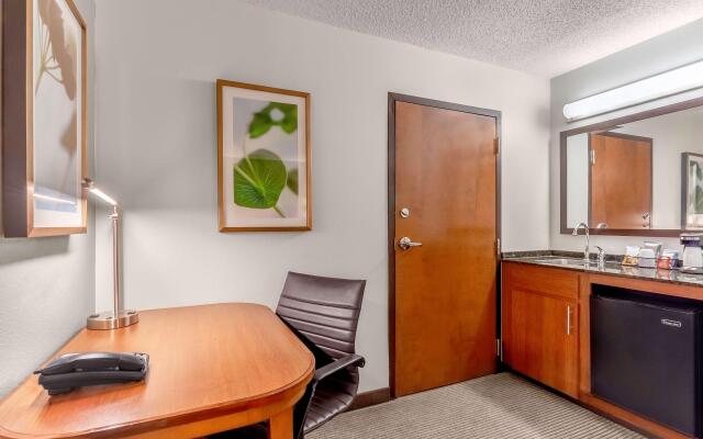 Hyatt Place Charlotte Airport / Billy Graham Parkway