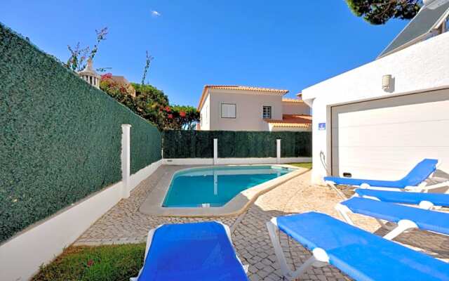 Private Pool Villa Walking Distance to Local Amenities