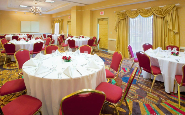 Holiday Inn Chantilly-Dulles Expo Center by IHG