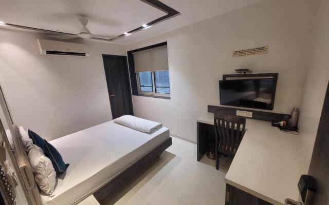 Hotel Heritage - Near Trade Center, Visa Consulate BKC