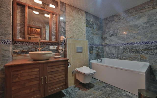 Caravanserai Inn Hotel