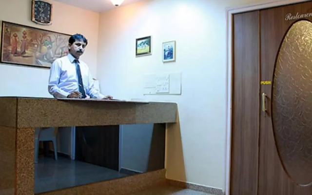 Hotel Anando Saputara