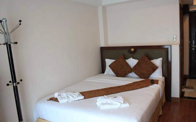 Maleez Lodge Hotel and Restaurant