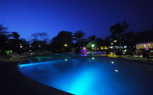 Royam Hotel
