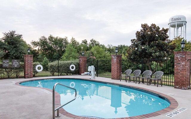 Comfort Suites Ennis