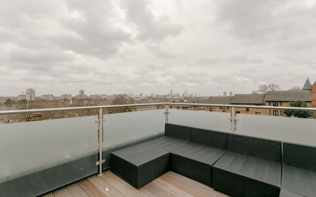 Spacious 2 Bedroom in Battersea