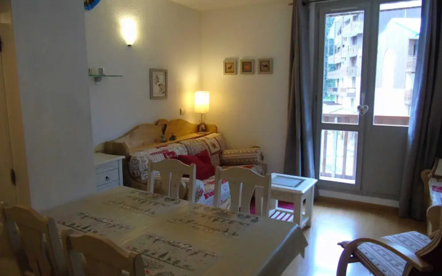 Lou Services Apartment CHAR9 LSI 001